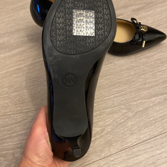 SOLD - Brand new MK heels - Picture 4 of 4